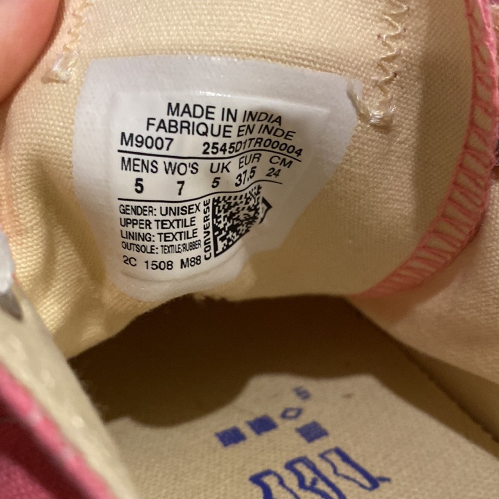 Pink Converse - Picture 4 of 4